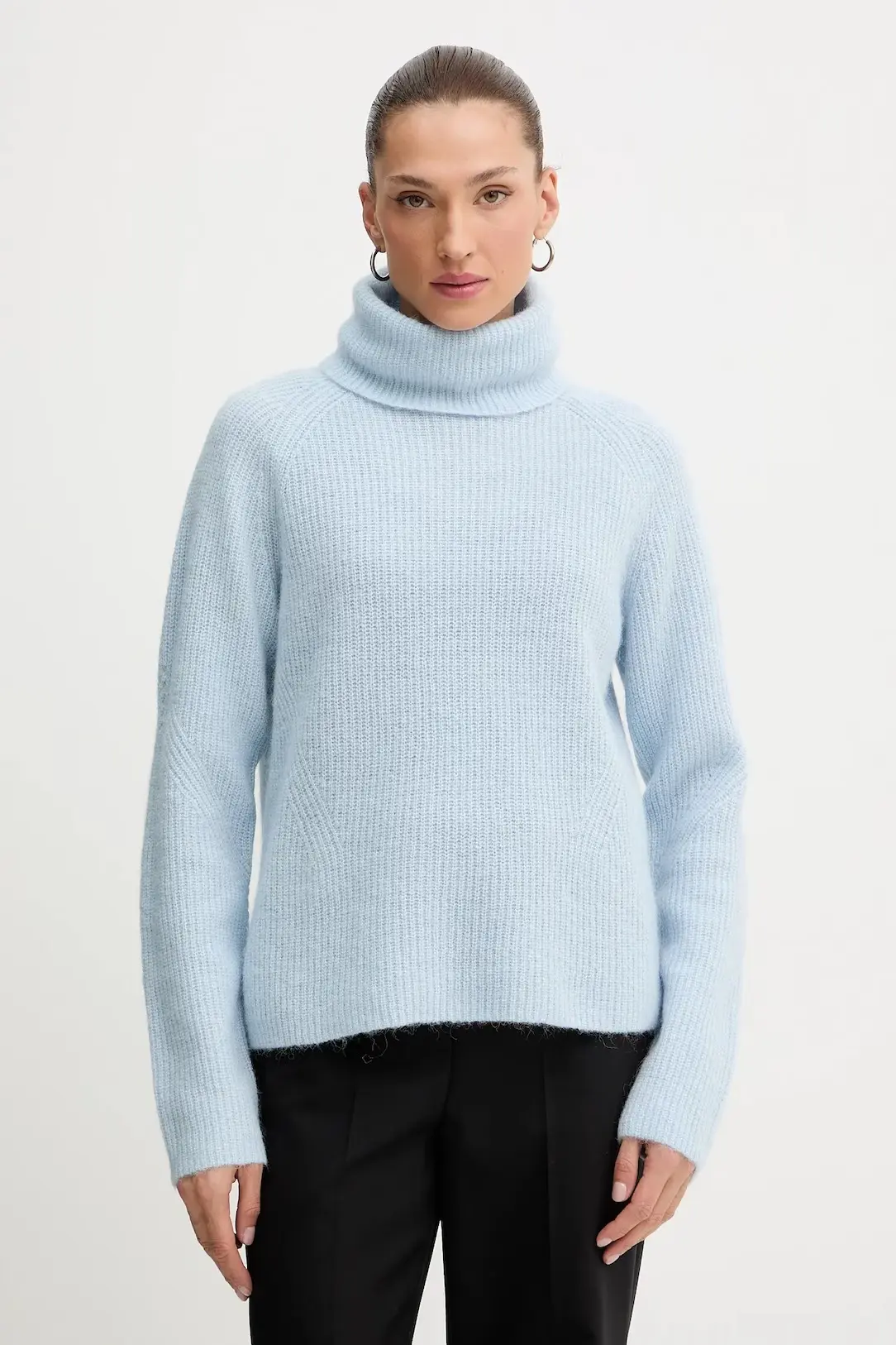 Свитер женский