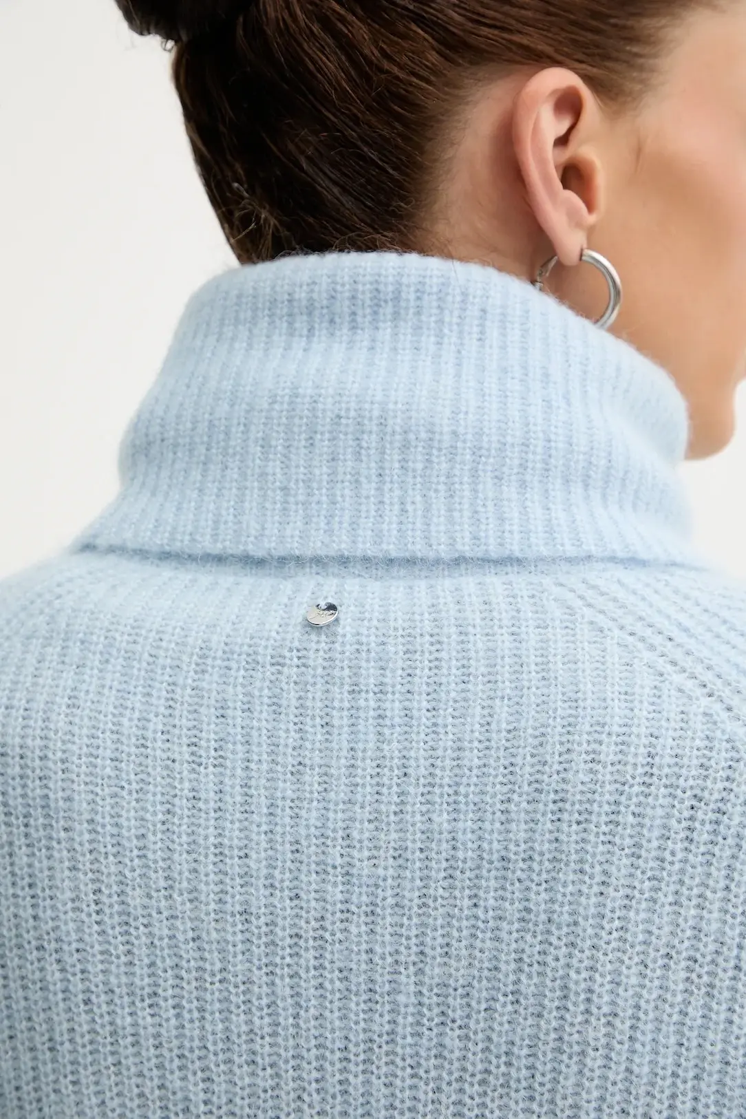 Свитер женский