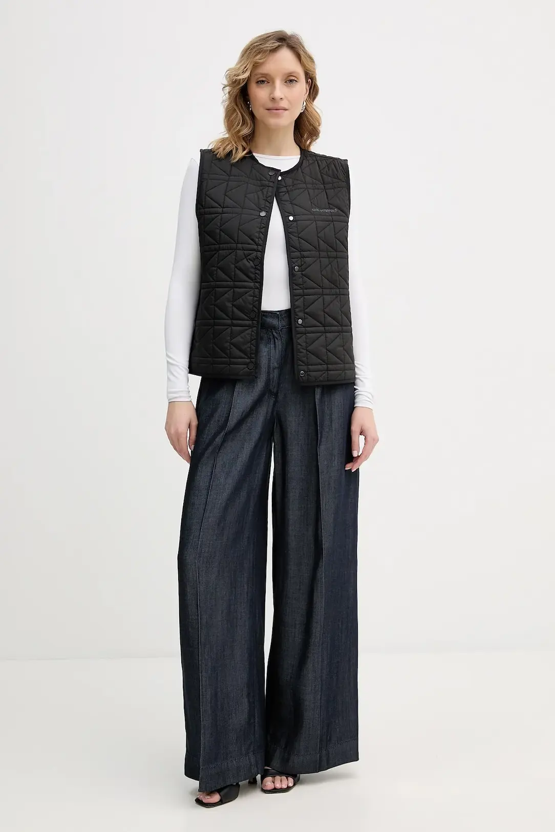 Джинсы широкие и клеш женские