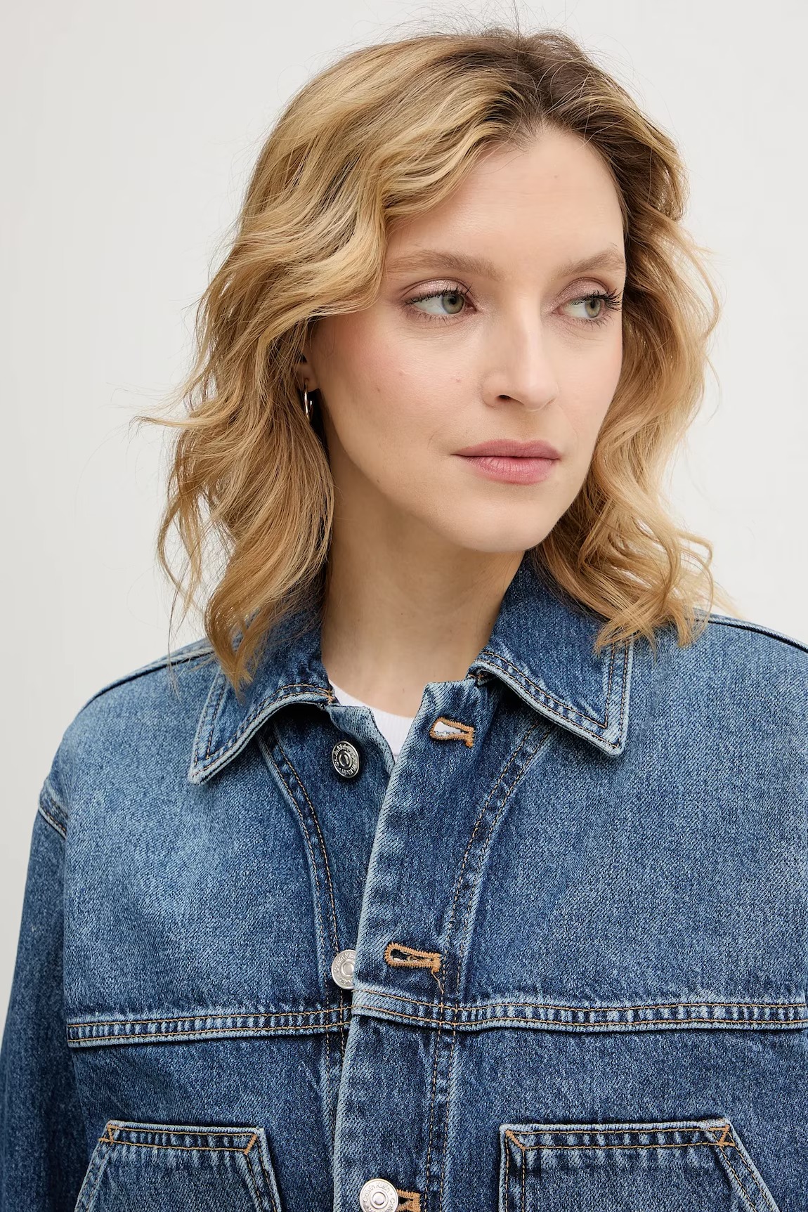 Куртка джинсовая женская