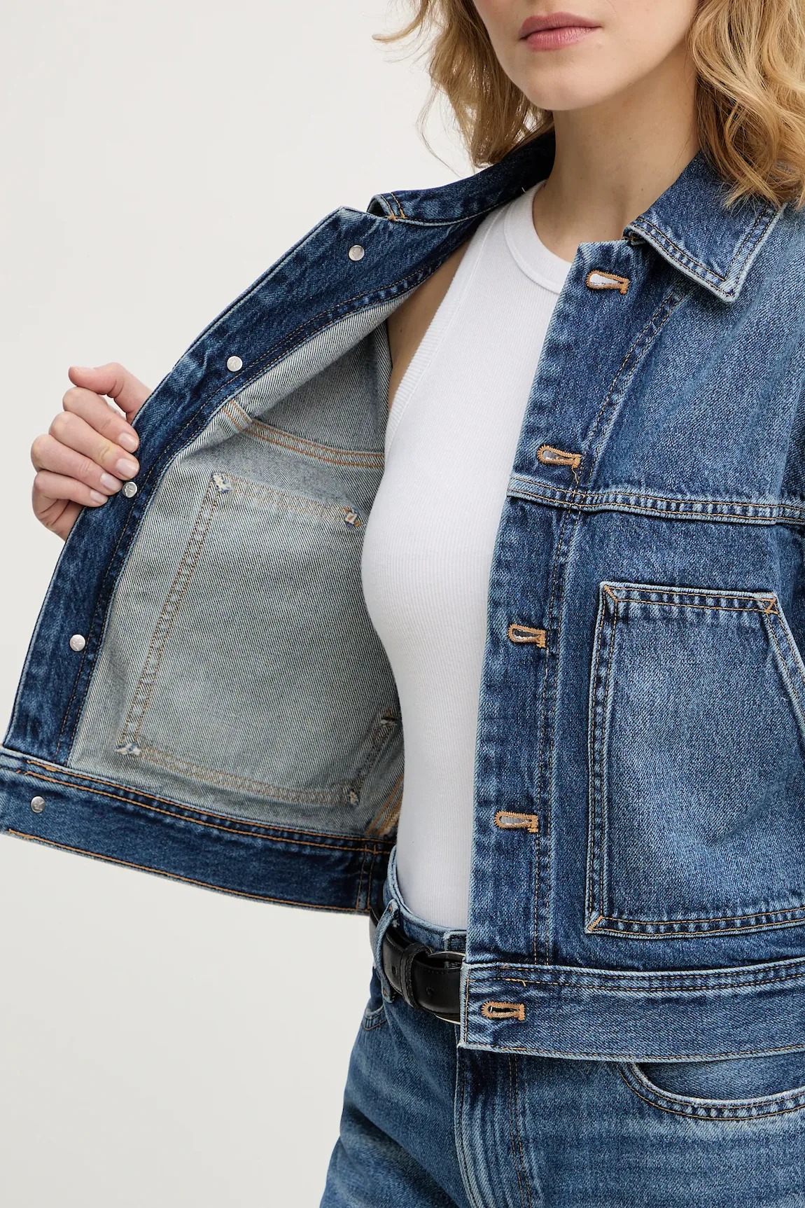 Куртка джинсовая женская